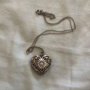 Tiffany & Co. "Ziegfeld Collection" Sterling Silver daisy Locket